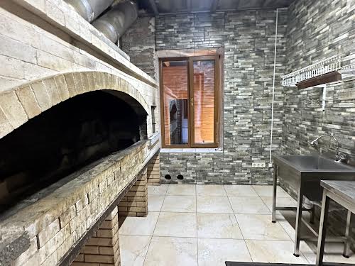 комерційна за адресою Шевченка вул., 61 з