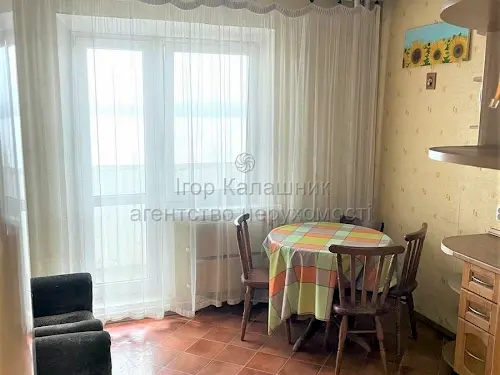 квартира по адресу Ревуцкого ул., 42-Б