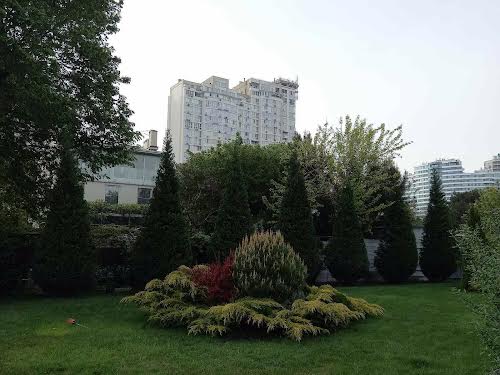 квартира за адресою Літературна вул., 10а