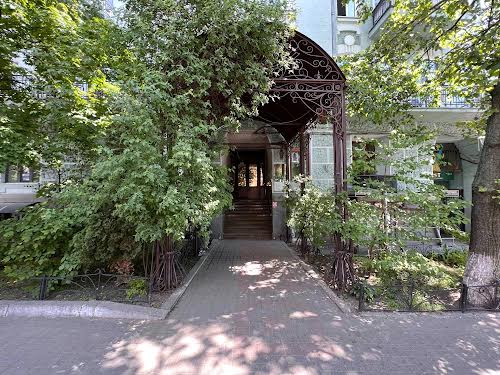 квартира за адресою Шота Руставелі вул., 27а