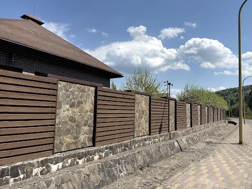 будинок за адресою Центральна