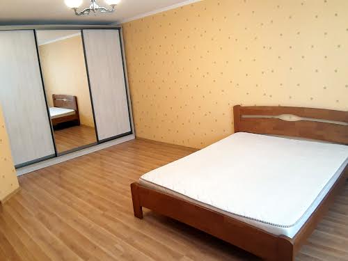 квартира за адресою Машиностроителей, 1Б