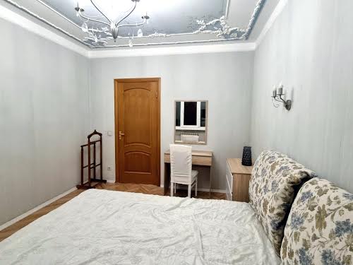 квартира за адресою Панаса Мирного вул., 11