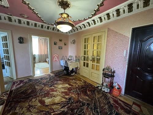 квартира за адресою Кирила Трильовського вул., 27