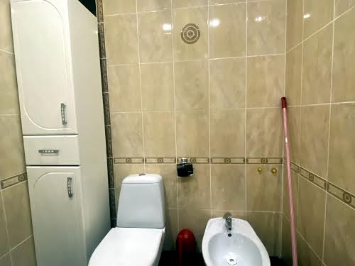 квартира за адресою Хотинська, 12