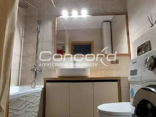 квартира за адресою Воскресенська вул., 18