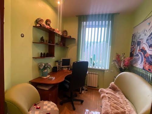 будинок за адресою Івана Багряного, 4