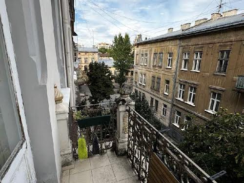 квартира за адресою Мирона Тарнавського вул. (Кутузова), 38