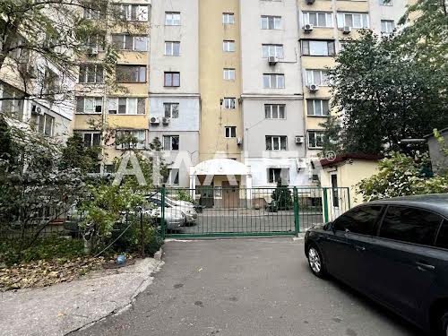 квартира за адресою Зоопаркова вул., 25