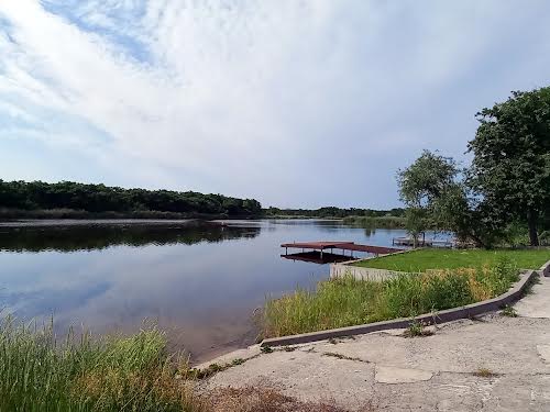 ділянка за адресою с. Новоселівка, Самарська