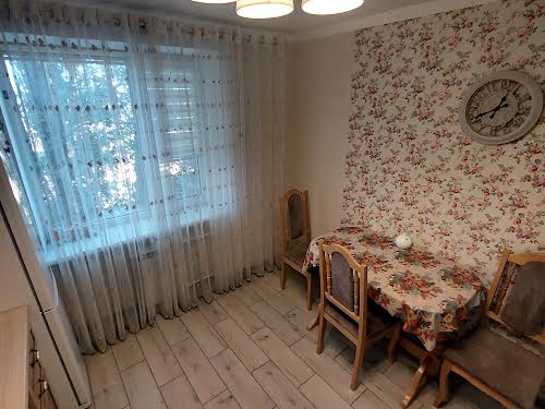 квартира за адресою Казарського вул., 1Б