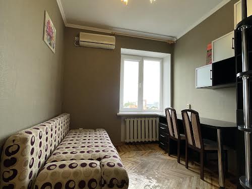 квартира за адресою Лабораторна вул., 46