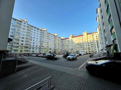 квартира за адресою Василя Стуса вул., 30