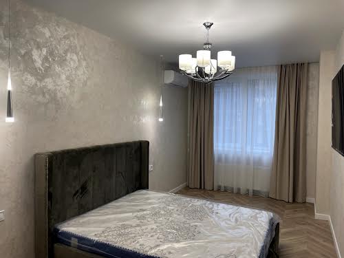 квартира за адресою Молодіжна вул., 4