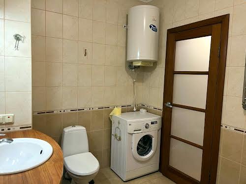 квартира за адресою Анни Ахматової вул., 13