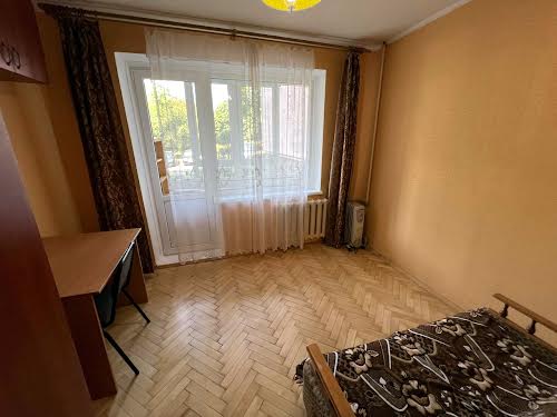 квартира за адресою Гната Хоткевича вул., 42