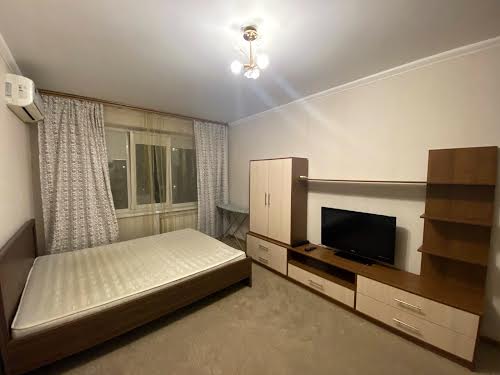 квартира за адресою Зої Гайдай вул., 7а