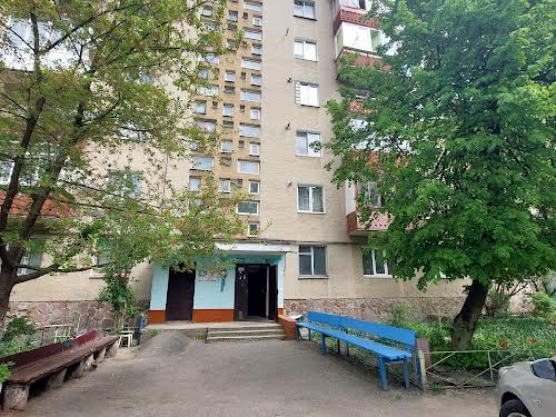 квартира по адресу Героїв України, 1