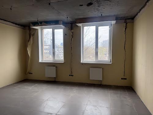комерційна за адресою Саперно-Слобідська вул., 22