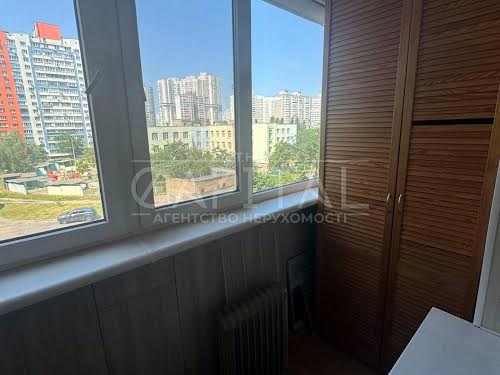квартира за адресою Лариси Руденко вул., 10