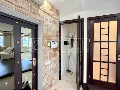 квартира за адресою Шота Руставелі вул., 44