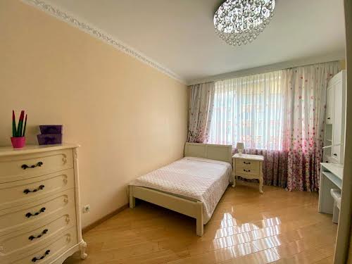 квартира за адресою Водопровідна вул., 75/2