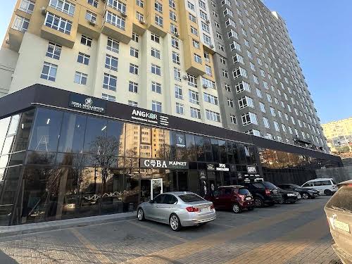 квартира за адресою Свободи вул., 12