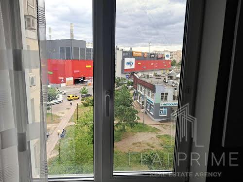 квартира за адресою Київ, Миколи Лаврухіна вул., 7