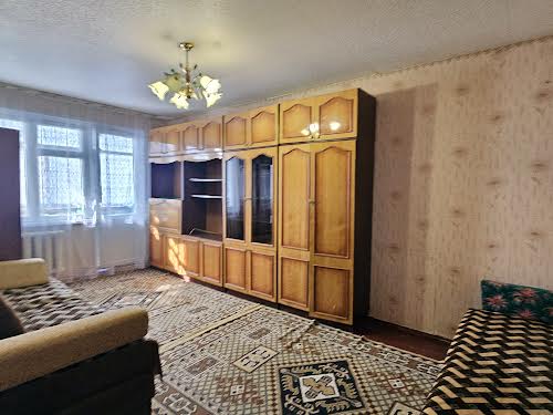 квартира за адресою Крошенська вул., 46