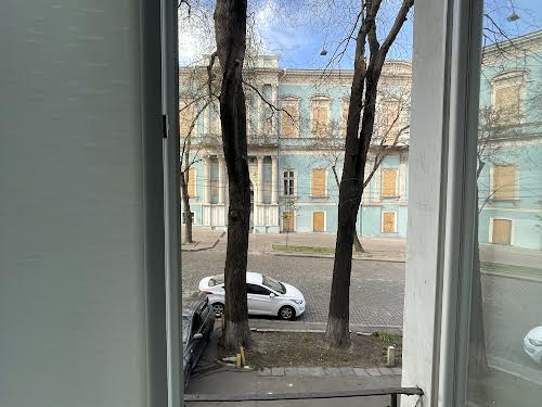 комерційна за адресою Грецька вул., 11