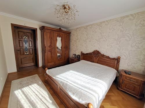 квартира по адресу Львовская ул., 12