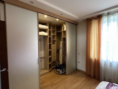 квартира за адресою Миколи Амосова вул., 4