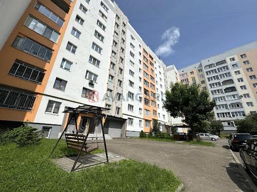 квартира за адресою Кирила Трильовського вул., 27