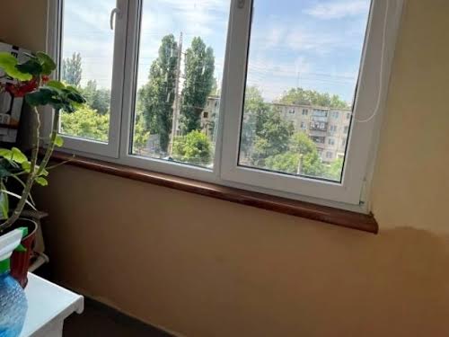 квартира за адресою Космонавтів вул., 33