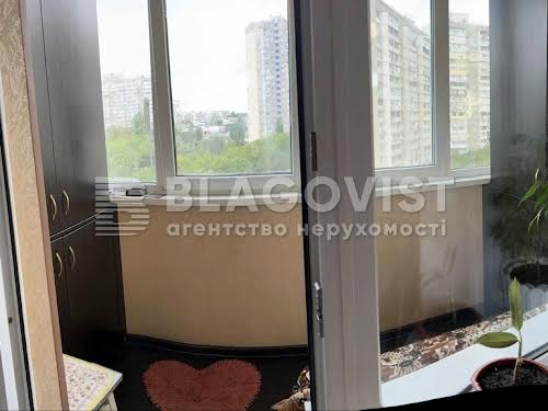 квартира по адресу Натальи Ужвий ул., 5