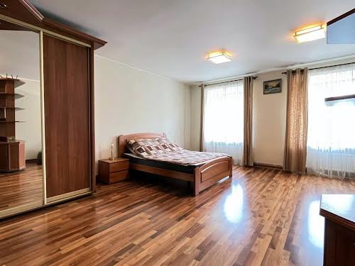 квартира за адресою Підвальна вул., 9