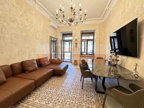 квартира за адресою Михайлівська вул., 24В