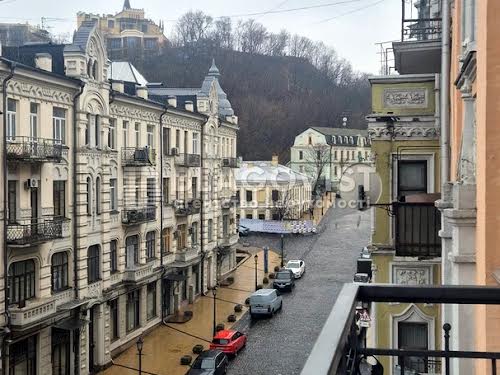 квартира по адресу Андреевский спуск, 2-Б