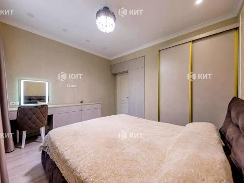 квартира за адресою Конституції пл., 20