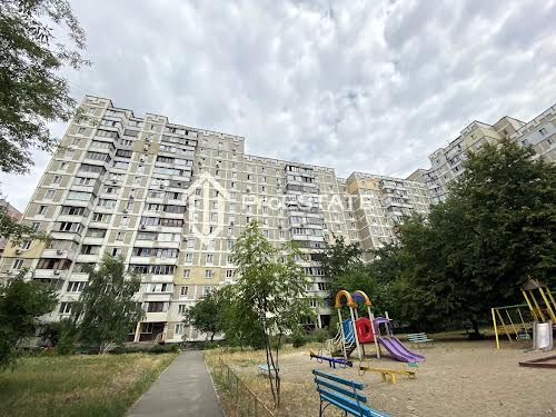 квартира по адресу Ревуцкого ул., 7а