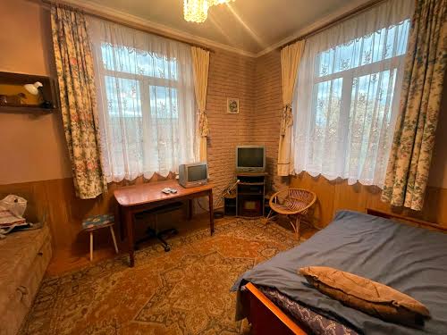 будинок за адресою с. Бишків, Стуса, 12