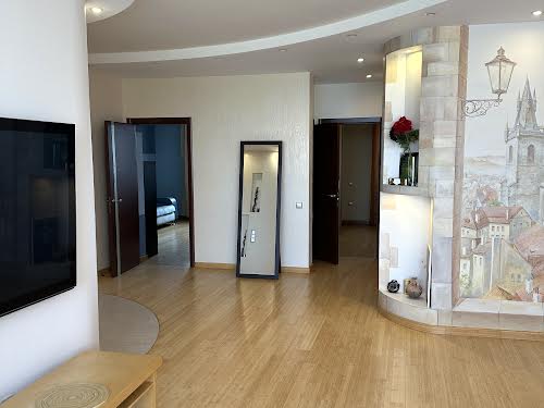 квартира за адресою Миколи Амосова вул., 4
