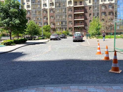 квартира за адресою Перлинна вул., 1