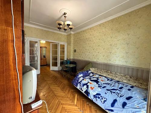 квартира за адресою Академіка Володимира Гнатюка вул. (), 3