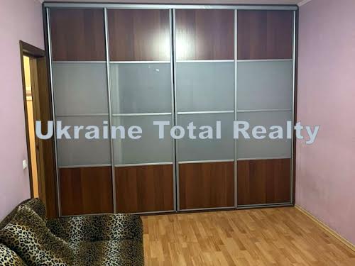квартира за адресою Анни Ахматової вул., 19