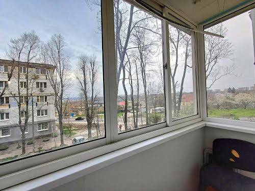 квартира за адресою Високовольтна вул., 12