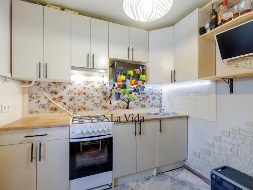 квартира за адресою Милославська вул., 21а
