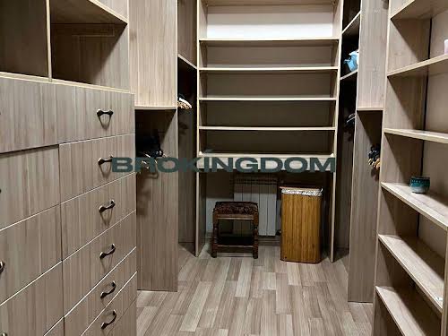 будинок за адресою Богатирська вул., 30а