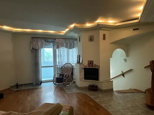 квартира по адресу Карпатская ул., 15а