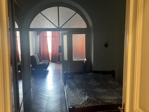 квартира за адресою Театральна вул., 5